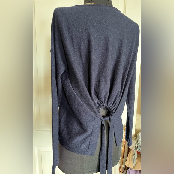 VINCE 100% Cashmere Navy Back Tie Sweater size XS